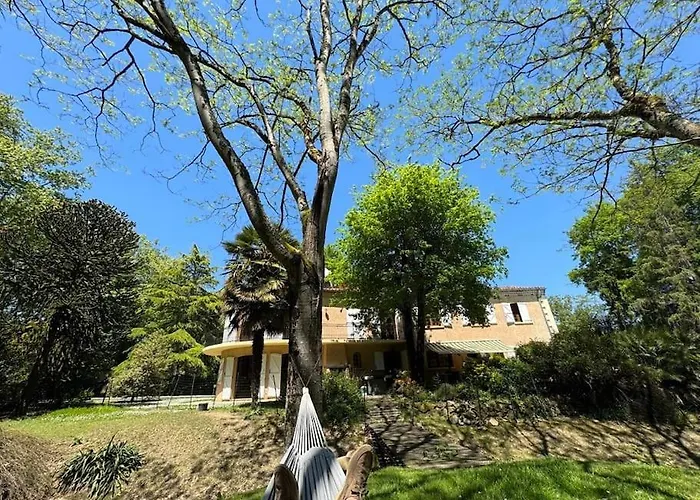 Kaliazo - Riverfront Alpaca Experience * Arnaud-Guilhem